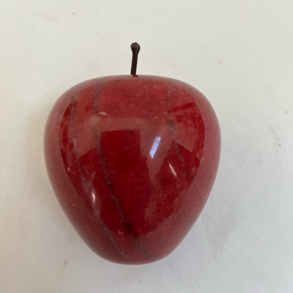 Red Apple Paperweight Stone With Stem Teacher Appreciation Gift Heavy - Picture 5 of 8